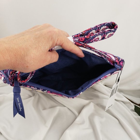 Beach Crossbody Starfish in Magenta Medallion NWT - Picture 4 of 5